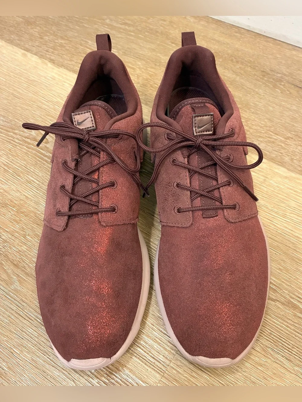 Nike Roshe One Premium Sneakers Red Burgundy Metallic Women’s US 10 EU 42 27cm